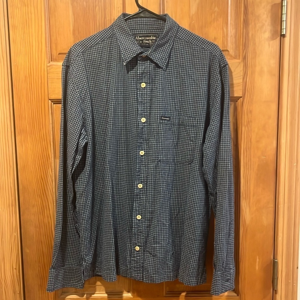 Abercrombie & Fitch men’s button down shirt size medium.